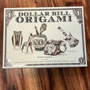 💕 3/$25 💕 NEW Won Park Dollar Bill Origami
